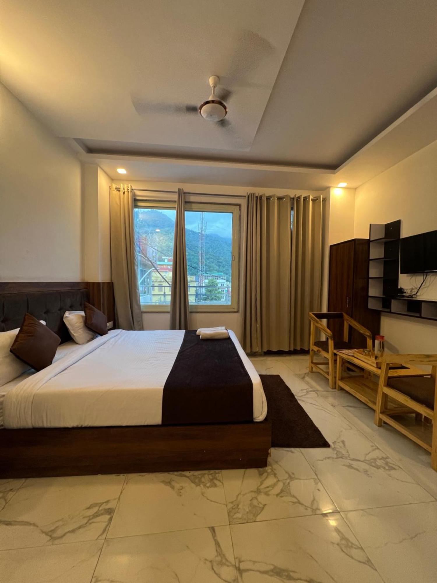 The Royal Galaxy Hotel Rishikesh Exterior photo