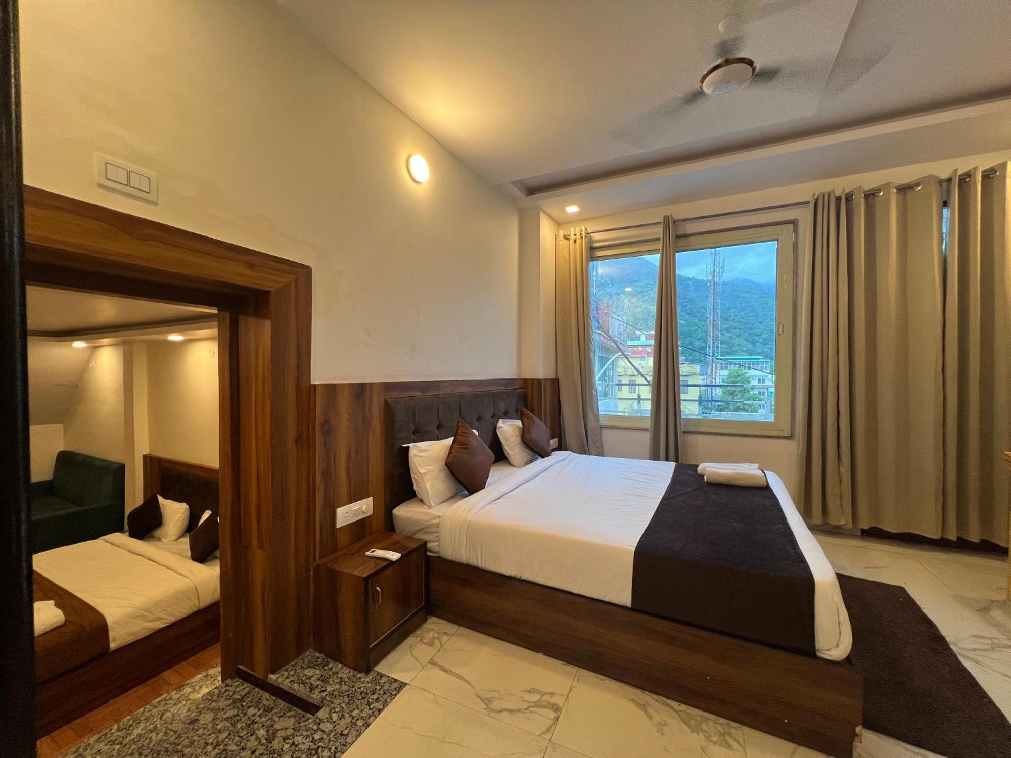 The Royal Galaxy Hotel Rishikesh Exterior photo